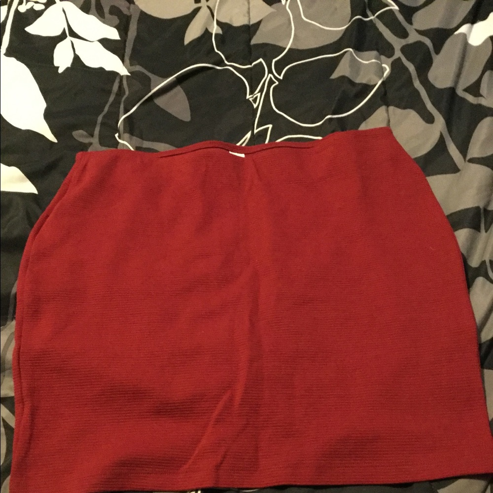 Old Navy Mini Skirt. Size: Large. Red.